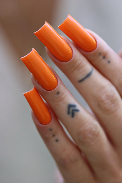 Vernis semi-permanent - Sunburn - Nailed by K