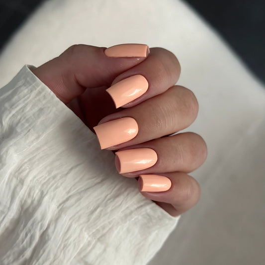 Vernis semi-permanent - Peach Fuzz - Nailed by K