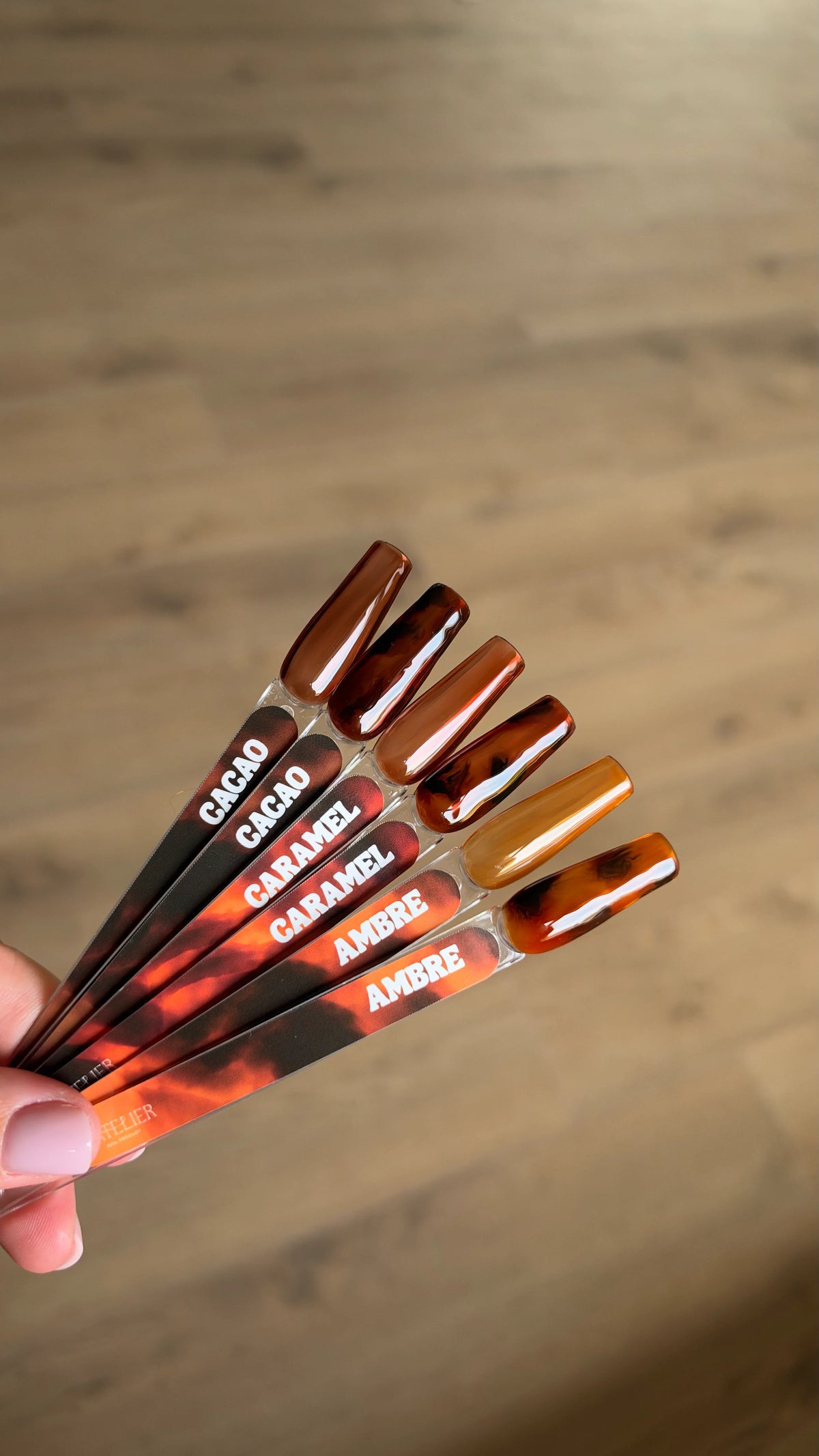 Vernis semi-permanent Vitrail - Caramel - L'atelier Nail Product