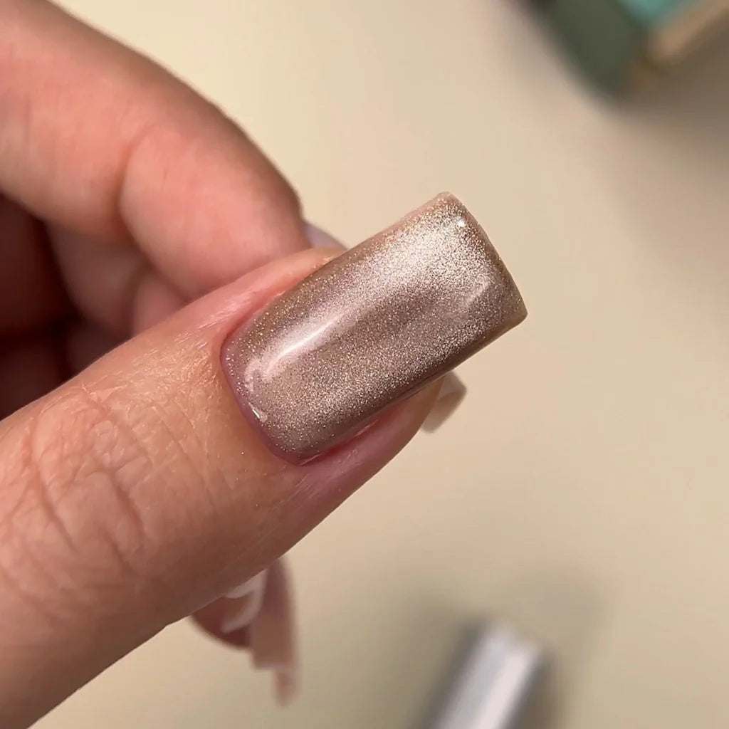 Vernis semi-permanent Cat-eyes - Charm - HeyLove